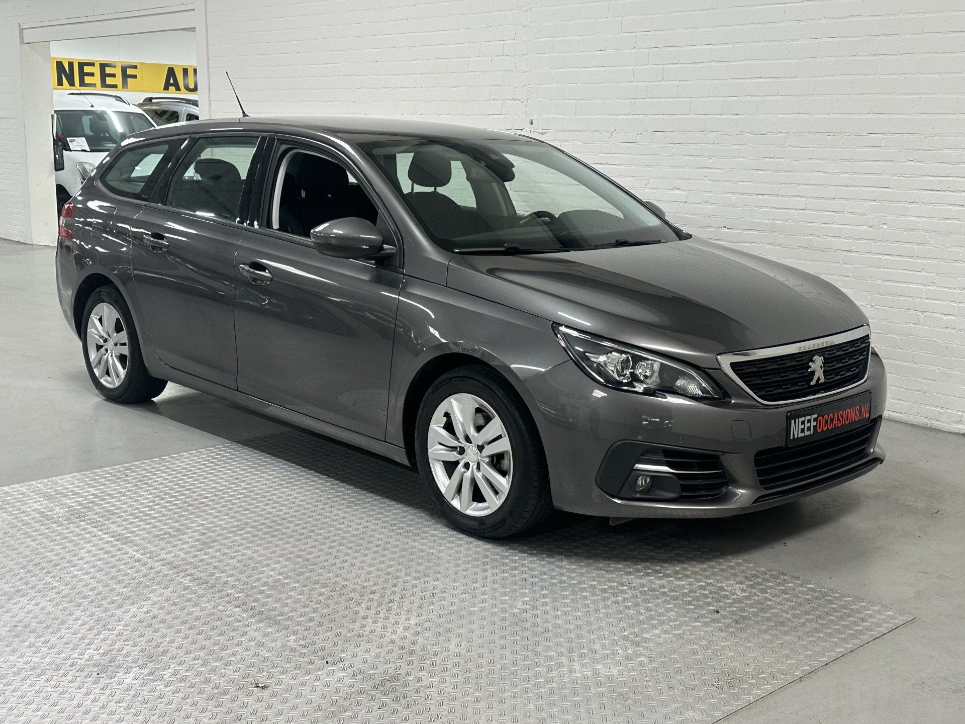 Peugeot 308 SW 1.2 PureTech Active Pack CLIMA / CRUISE / NAV, Auto's, Voorwielaandrijving, Stof, 1199 cc, Zilver of Grijs