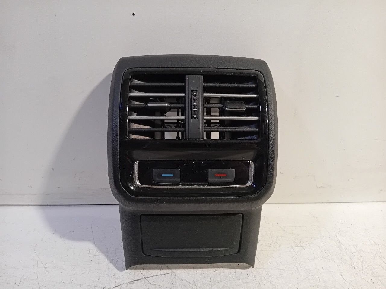 Luchtrooster Volkswagen Passat, Onderdelen@venauto.nl, Van der Ven Autorecycling B.V., Gebruikt, Ettenseweg 76, 4706 PB Roosendaal, The Netherlands