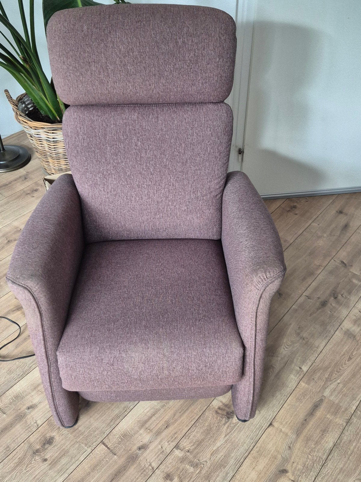 Prominent relaxfauteuil met elektrische bediening., Huis en Inrichting, Fauteuils, Ophalen, Gebruikt, 75 tot 100 cm, Modern, comfortabel