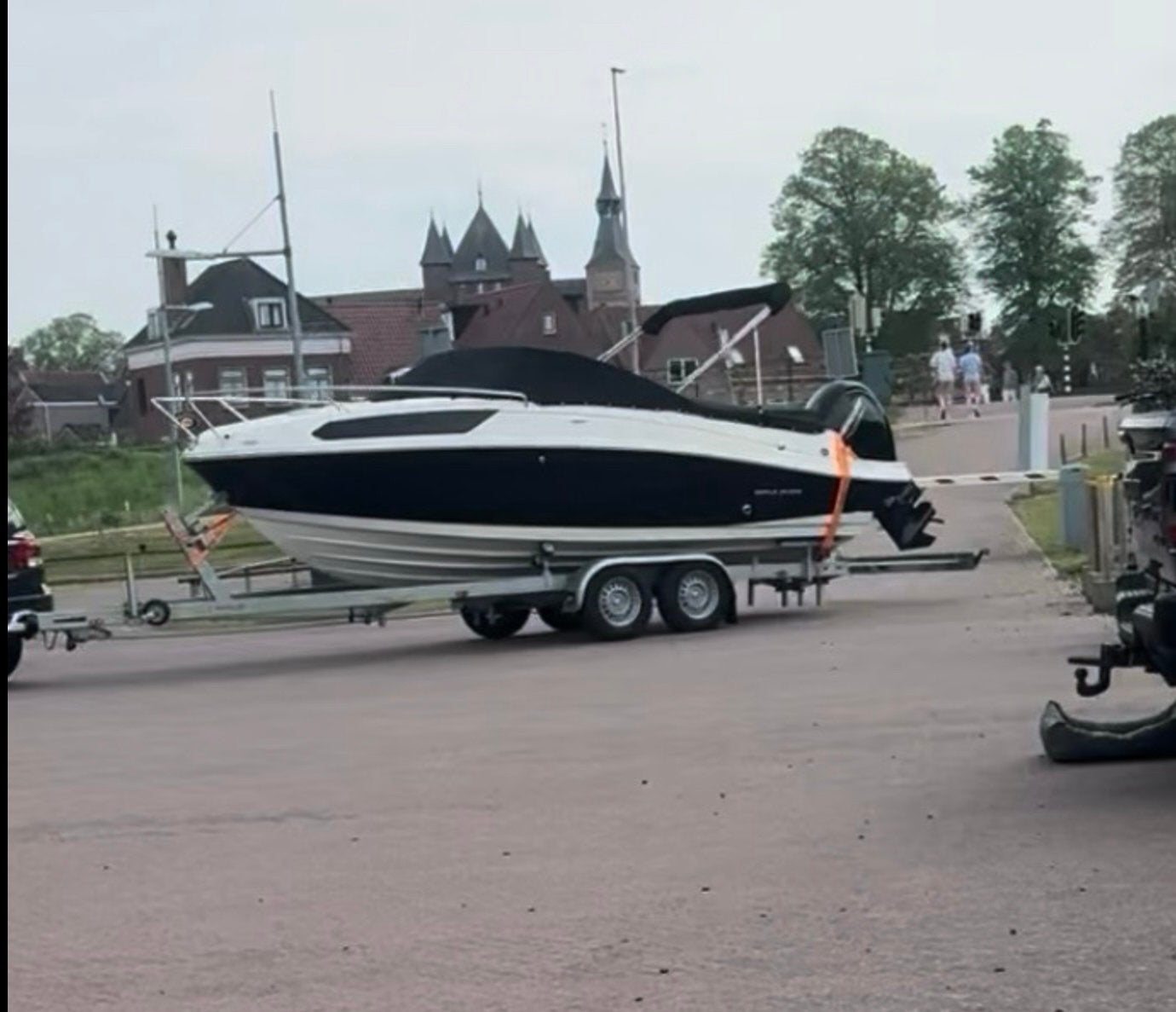 Bayliner VR5 Cuddy 2021 104uur Mercury 150pk Marlin trailer, Watersport en Boten, Ophalen, Viertaktmotor, 120 tot 200 pk, Zo goed als nieuw