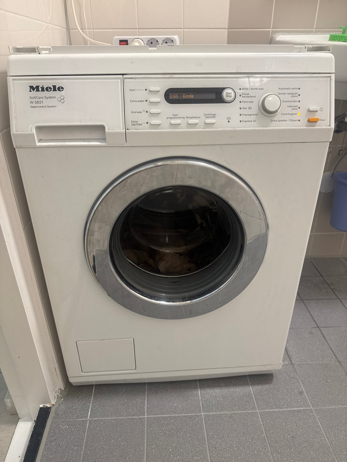 Defecte Miele W 5821 Wasmachine, Ophalen, Gebruikt, Voorlader, 85 tot 90 cm