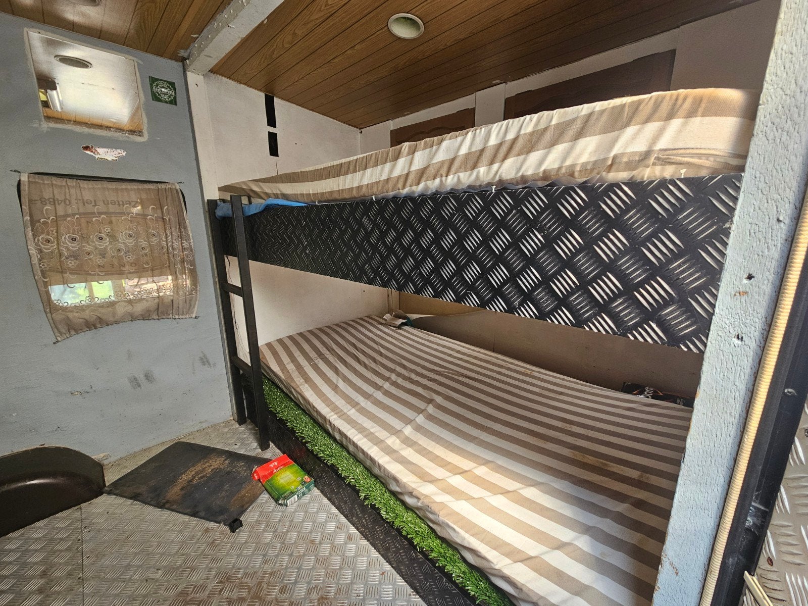 Zwarte Cross Caravan - Ideaal voor festivals!, Overige merken, Reservewiel, 750 - 1000 kg, Particulier