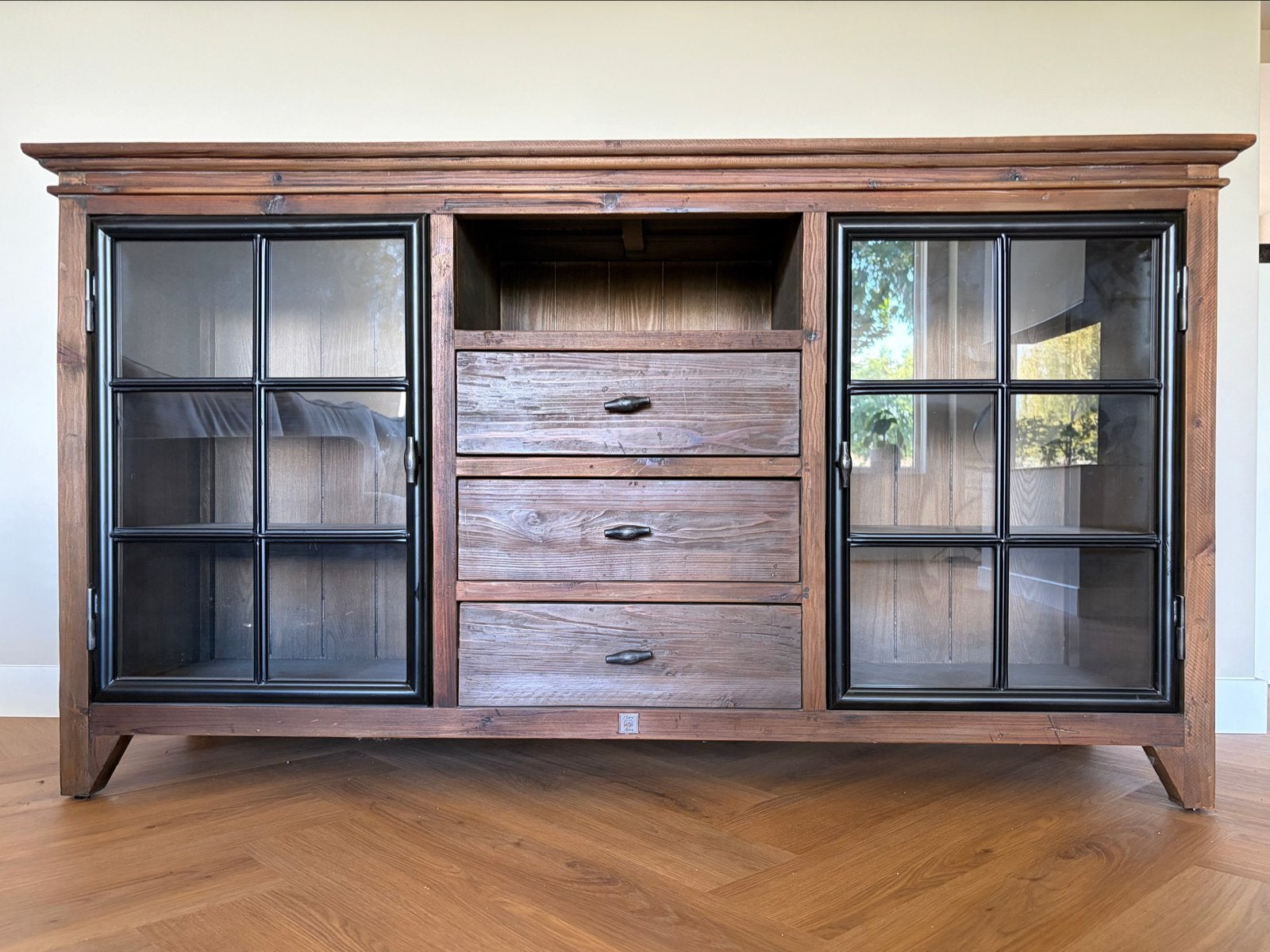 Riviera Maison dressoir met glazen deuren en lades, Huis en Inrichting, 150 tot 200 cm, Ophalen of Verzenden, Zo goed als nieuw