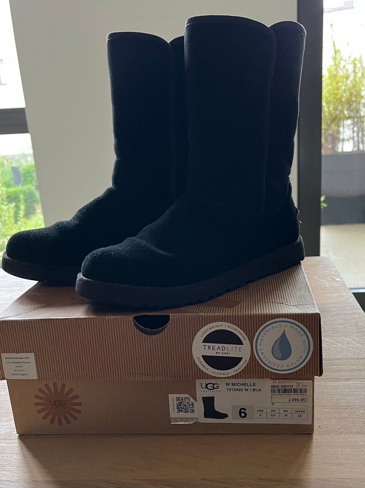 UGG zwarte suède vachtlaarzen mt 37, Zwart, Lage of Enkellaarzen, Ophalen of Verzenden, Zo goed als nieuw