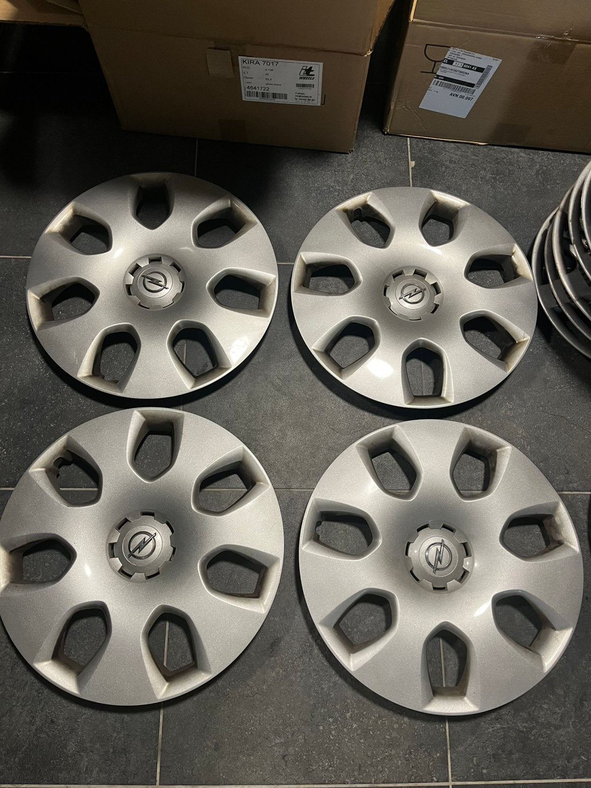 Originele 17” Opel Astra / Zafira wieldoppen., Auto diversen, Ophalen of Verzenden, Zo goed als nieuw