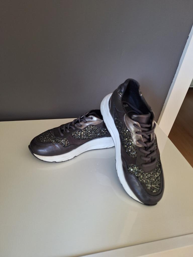 Mansfield sneakers maat 40 - stijlvol en comfortabel, Ophalen of Verzenden, Sneakers of Gympen, Grijs, Gedragen