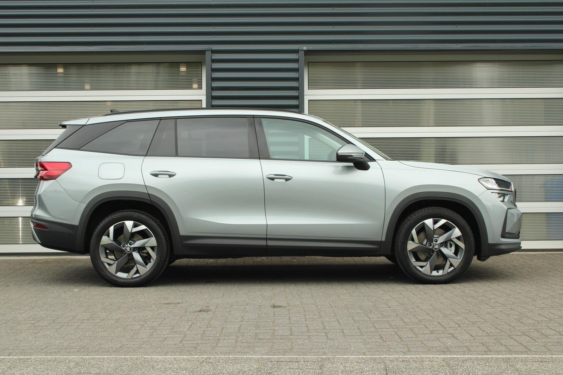 Skoda Kodiaq 1.5 TSI 204pk PHEV Edition | Trekhaak | 19" Vel, Auto's, 12 maanden, Stof, 4 cilinders, 26 kWh