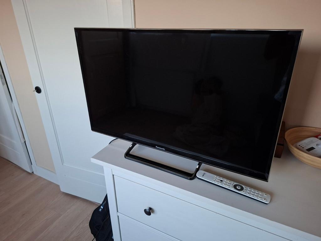 Panasonic LED TV met afstandsbediening, Ophalen, LED, Panasonic, 50 Hz