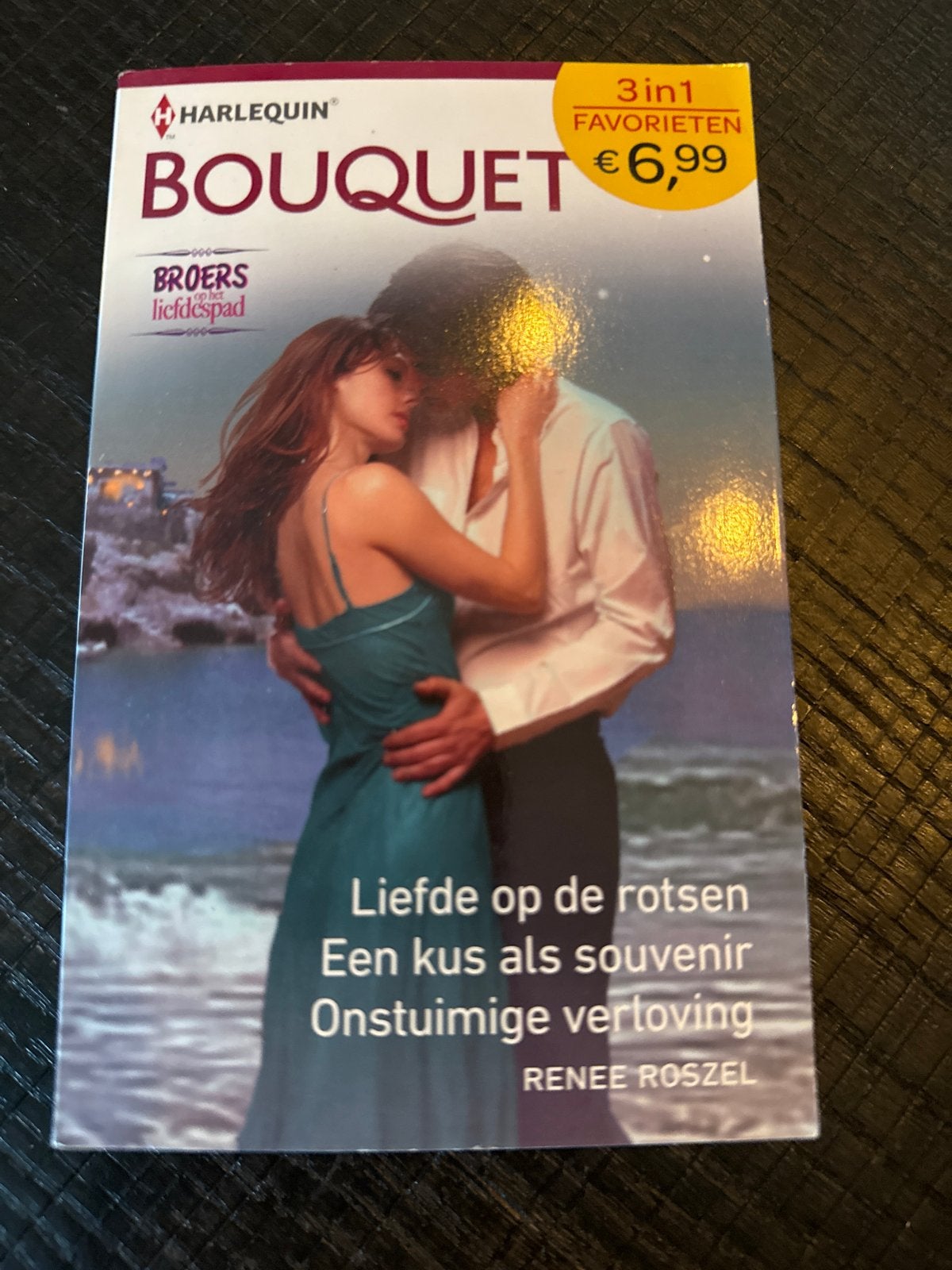 Harlequin Bouquet: Liefde op de rotsen, Een kus als souvenir, Ophalen of Verzenden, Zo goed als nieuw