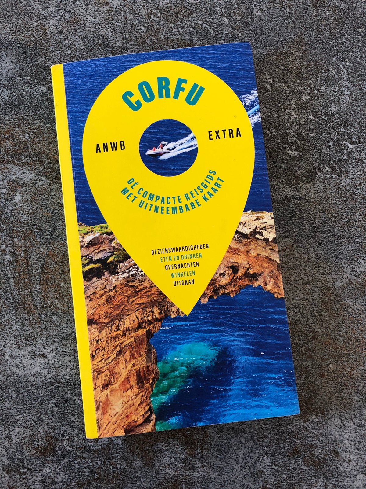 Corfu ANWB reisgids extra met kaart, Ophalen, Europa, Zo goed als nieuw, Reisgids of -boek