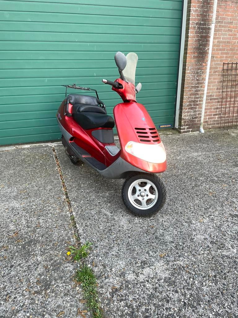 Piaggio hexagon 150cc 2 takt met papieren, Fietsen en Brommers, Ophalen, Zo goed als nieuw, Tweetakt, Overige modellen