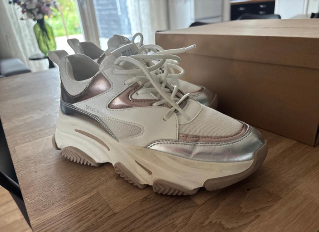 Steve madden, Beige, Ophalen of Verzenden, Sneakers of Gympen, Zo goed als nieuw