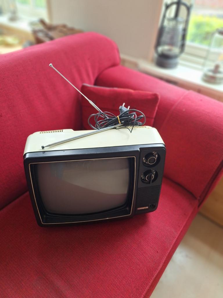 Vintage draagbare zwart-wit tv met antenne, Audio, Tv en Foto, Vintage Televisies, Ophalen, Gebruikt, Minder dan 40 cm, Overige merken