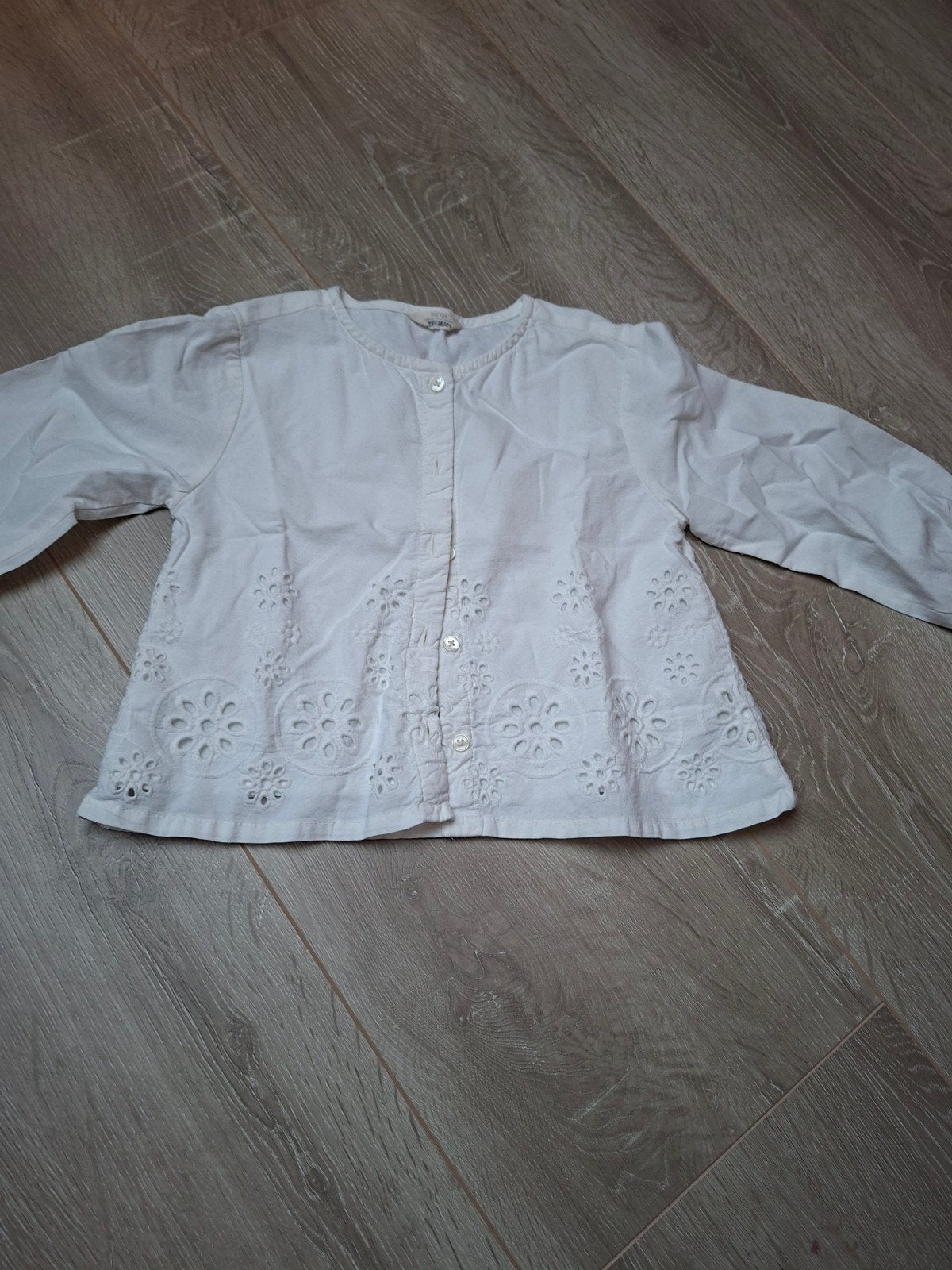 Nieuw wit bloesje met borduursel maat 98/104, Ophalen of Verzenden, Nieuw, Meisje, Overhemd of Blouse