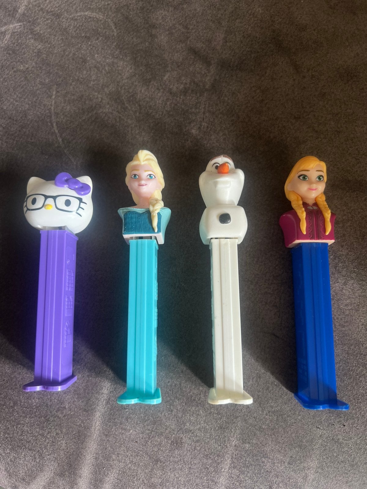 4 Stuks Disney Frozen Snoep Dispensers., Ophalen of Verzenden, Overige figuren, Zo goed als nieuw, Beeldje of Figuurtje