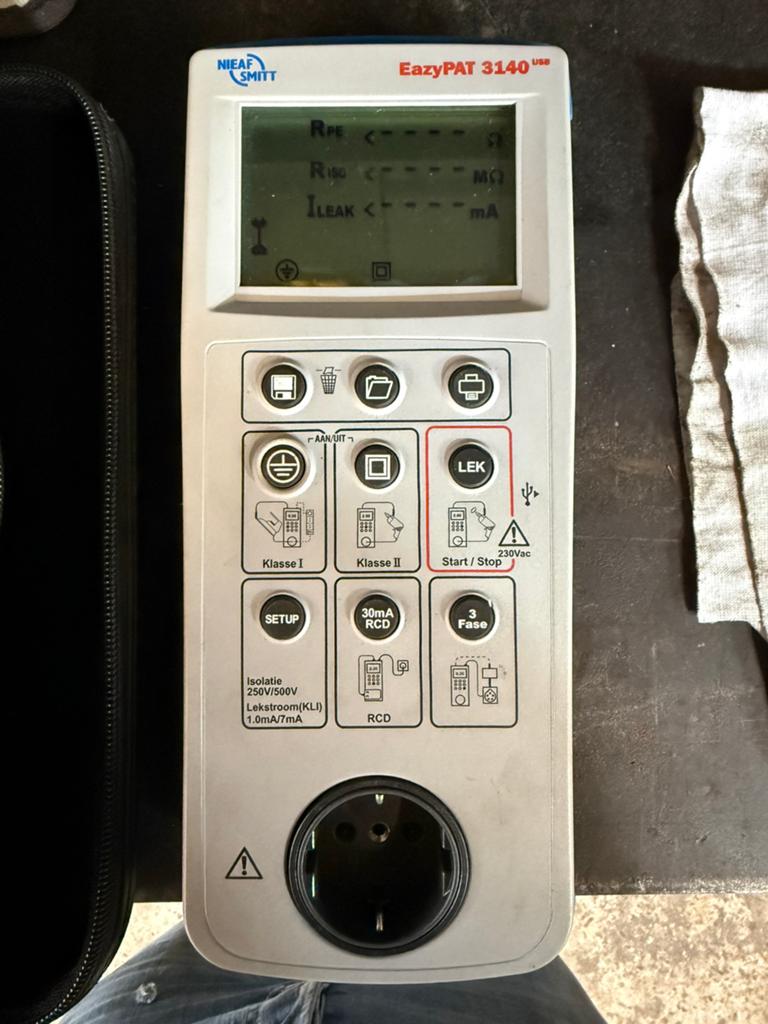 Nieaf-Smitt Eazypat 3140 usb apparatentester, Doe-het-zelf en Verbouw, Meetapparatuur, Ophalen of Verzenden, Zo goed als nieuw
