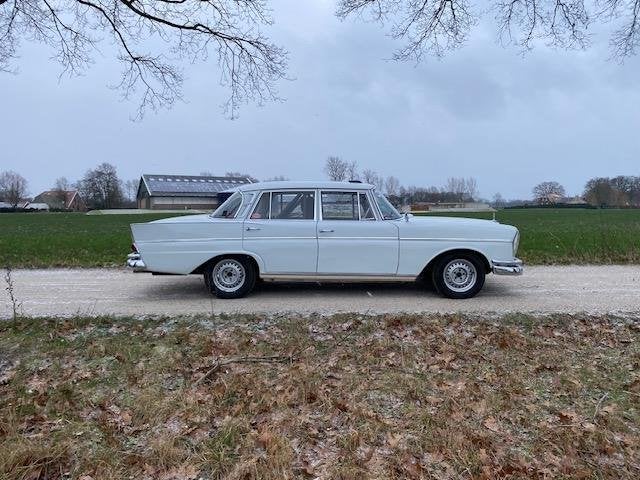 Mercedes-Benz 300SE Heckflosse 1962 Rallyauto, foto 6