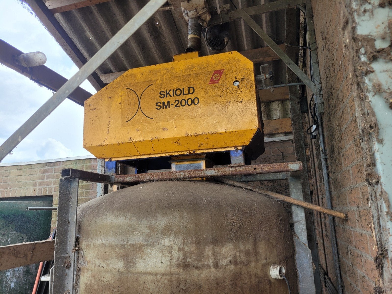 Skiold structuurmolen met silo, Ophalen