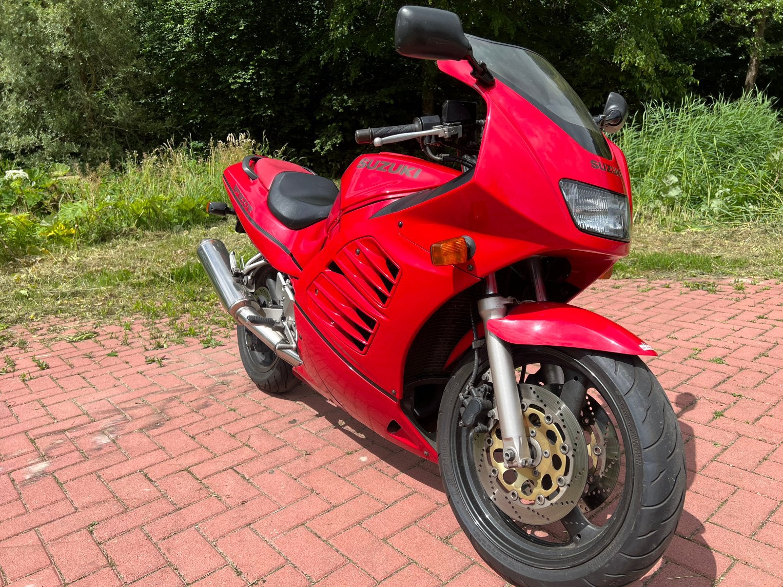 Sizuki rf600r