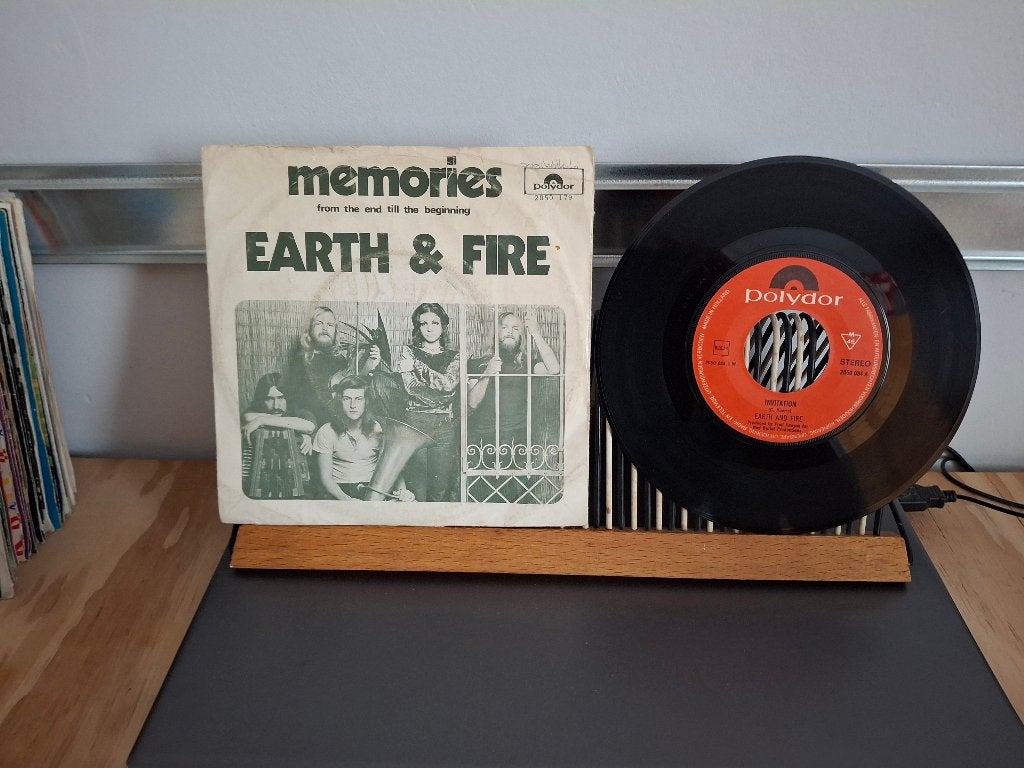Earth & Fire-Memories(100) 2 euro vaste prijs, 7 inch, Zo goed als nieuw, Pop, Fotohoes