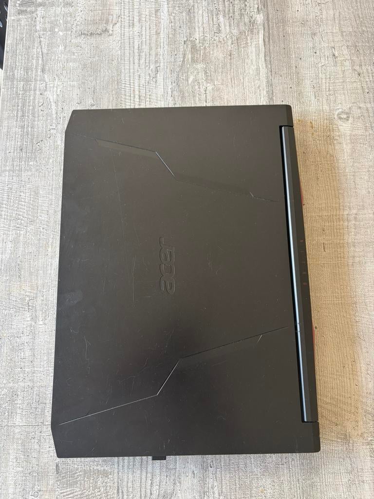 Acer Nitro 5, Ophalen of Verzenden, Zo goed als nieuw, 10 inch, Bescherming voor- en achterkant
