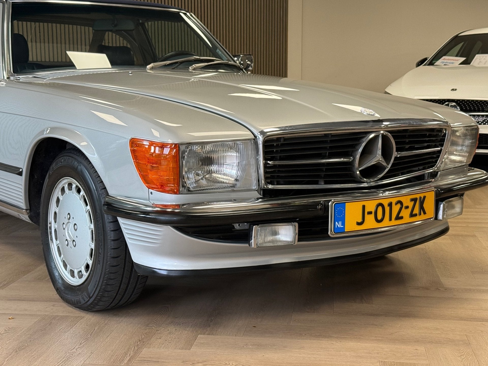 Mercedes-Benz 560SL Cabriolet SL V8 R107 AUTOMAAT | 1989 | 1, Automaat, Gebruikt, 8 cilinders, Overige carrosserieën