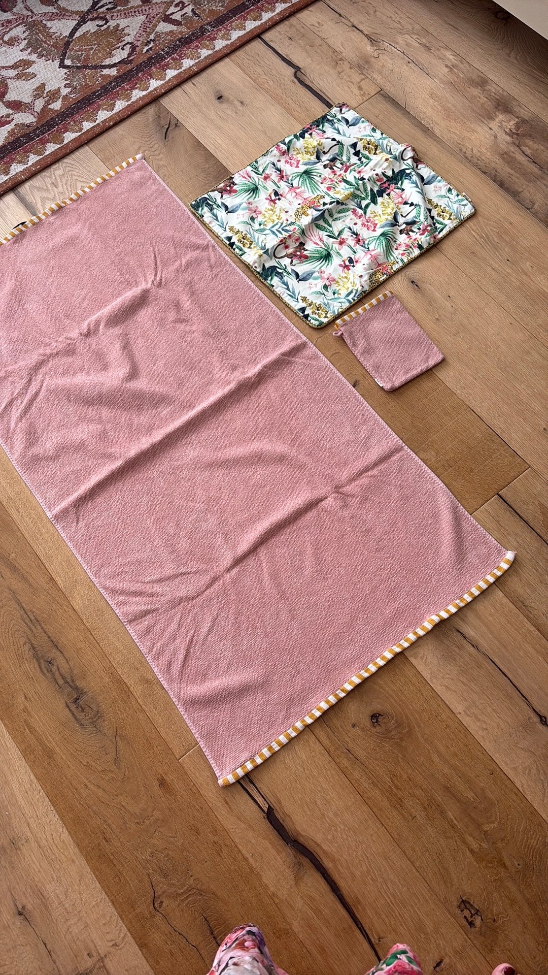 Sissy Boy set badhanddoek/kussenhoes en washand, Verzenden, Nieuw, Overige materialen