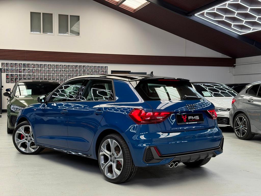 Audi A1 Sportback 40 TFSI 3x S-Line CarPlay 207pk, Zwart, 4 cilinders, Blauw, Leder
