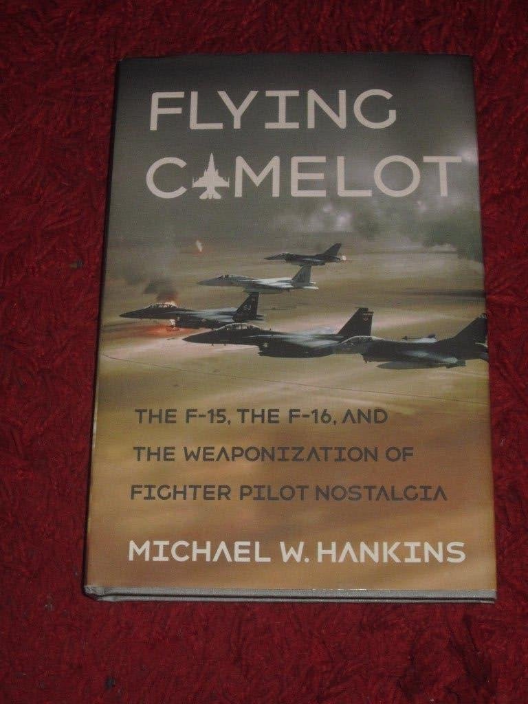 F-15 en F-16 - Flying Camelot., Boeken, Ophalen of Verzenden, Zo goed als nieuw, 1945 tot heden, Luchtmacht