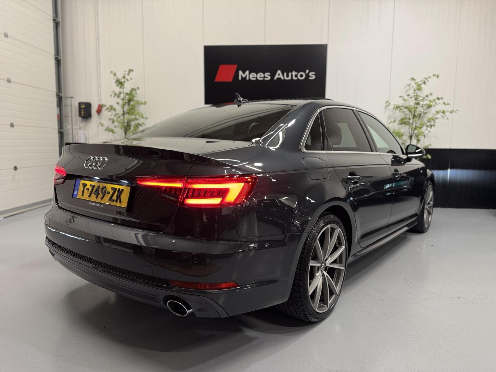 Audi A4 Limousine 2.0 TFSI S-Tronic|Pano|Leer|Matrix|RS, Auto's, Audi, 1380 kg, Gebruikt, A4, Leder
