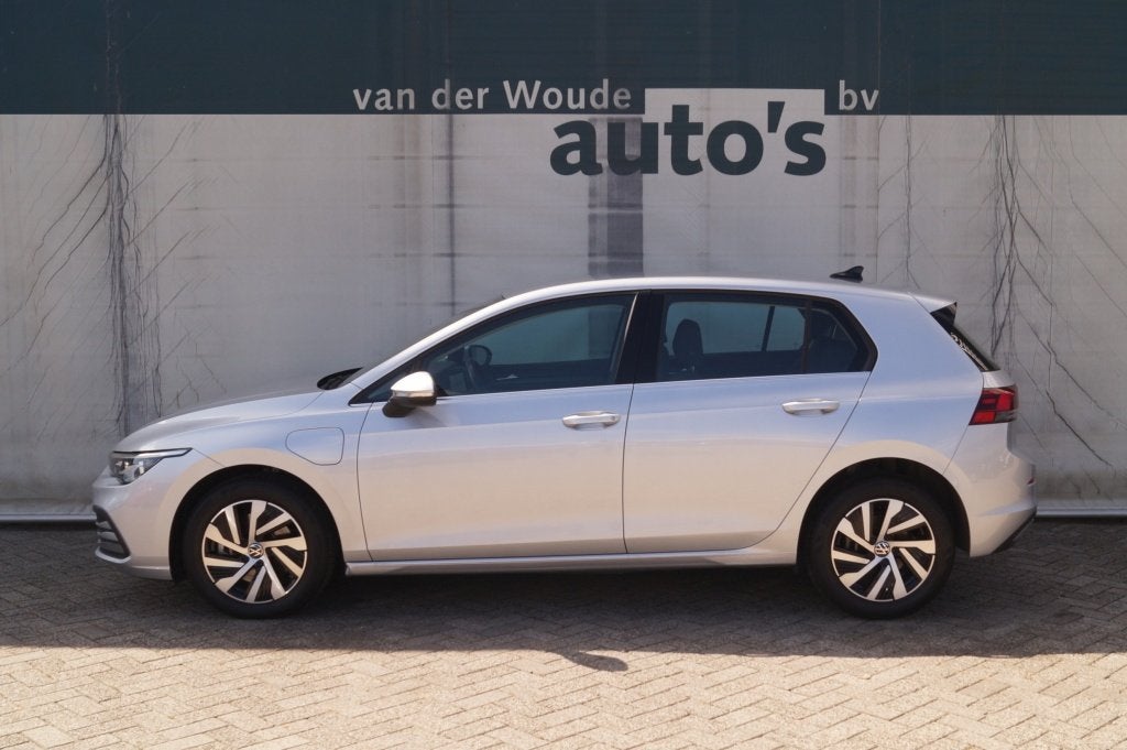 Volkswagen Golf 1.4 eHybrid PHEV Style Business -NAVI-ECC-LE, Gebruikt, Euro 6, 150 pk, Alcantara