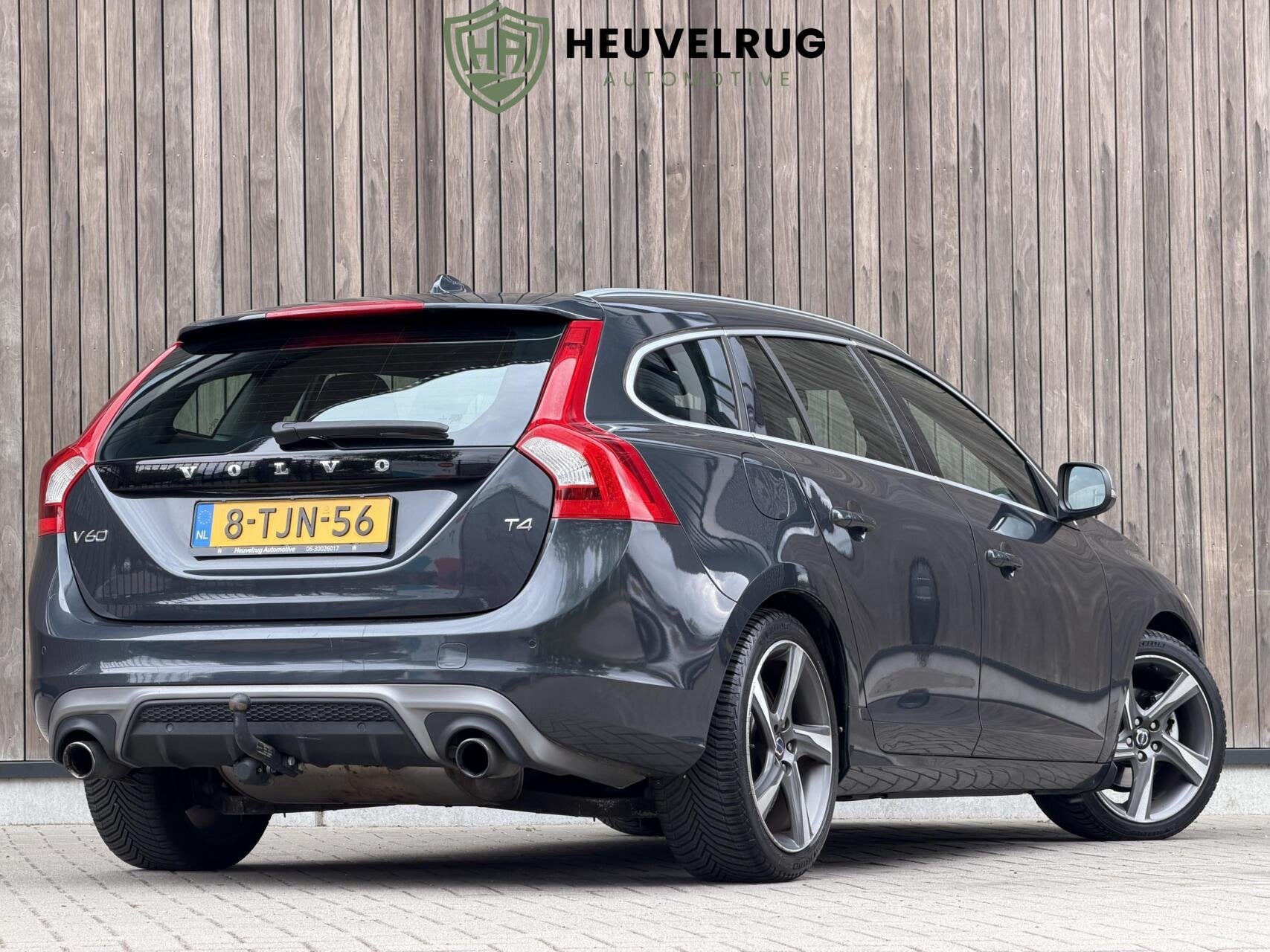Volvo V60 1.6 T4 R-Design | TREKHAAK | LEDER | NL-AUTO, Auto's, Voorwielaandrijving, Gebruikt, 4 cilinders, 179 pk