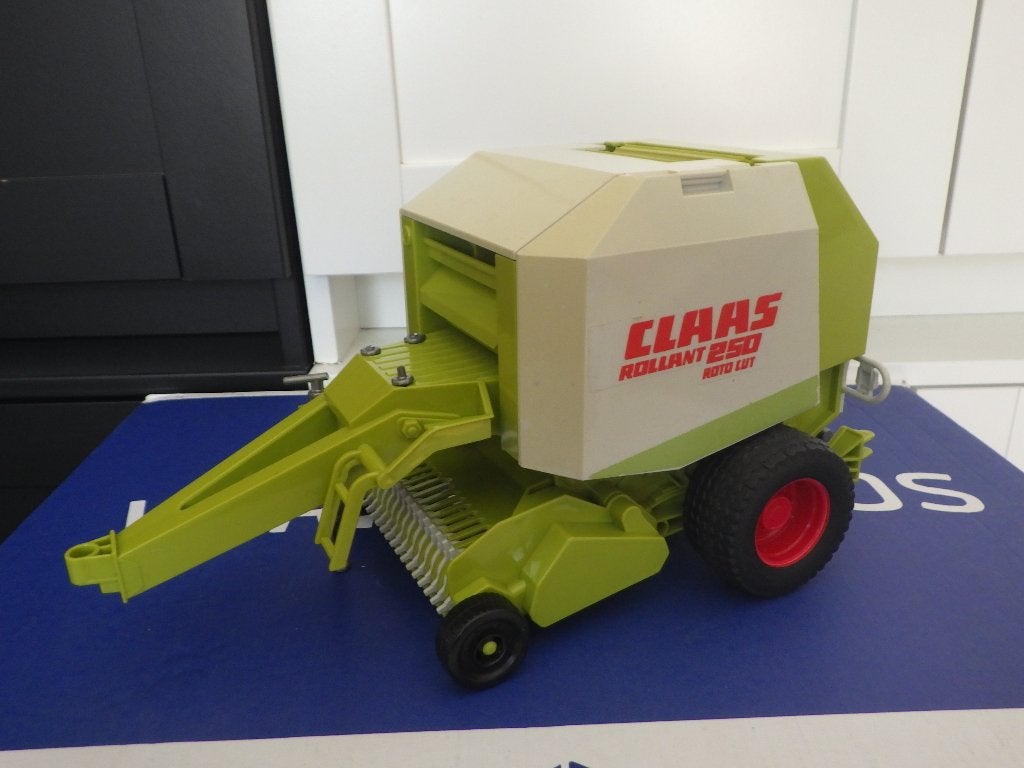 Bruder CLAAS Rollant 250 balenpers, Ophalen