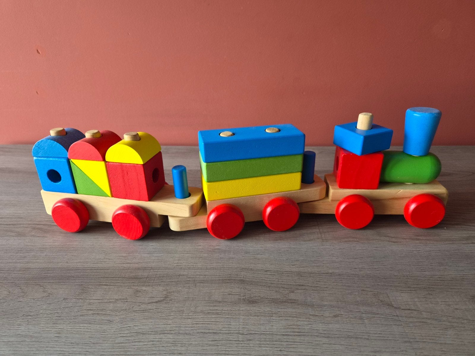 Houten blokken trein - zo goed als nieuw, Ophalen of Verzenden, Zo goed als nieuw, Rij- of Hobbelspeelgoed
