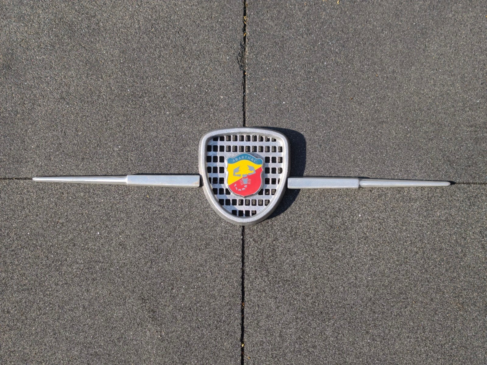 Abarth emblem 1000 TCR 850 TC Fiat 600, Voor, Nieuw, Ophalen of Verzenden, Bumper