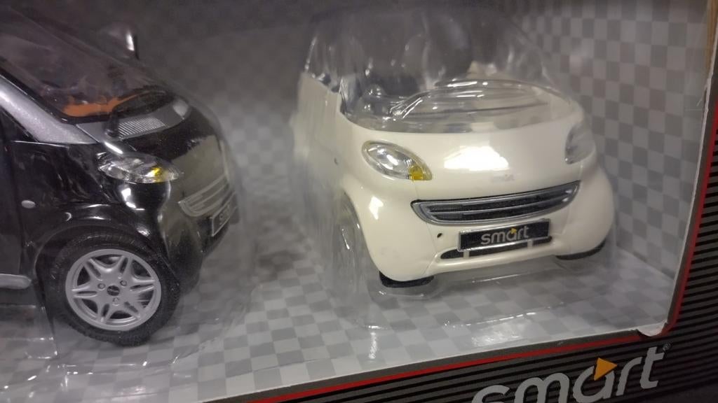 Smart Fortwo City Coupe 1:18 Maisto Pol, Hobby en Vrije tijd, Maisto, Auto, Verzenden, .