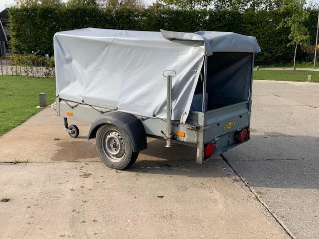 Humbaur aanhangwagen met wasinstallatie / watertank, Gebruikt