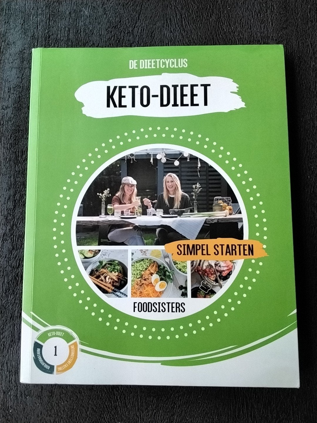 Foodsisters keto dieet, simpel starten, Boeken, Ophalen of Verzenden, Gelezen, Dieet en Voeding, Janneke en Amande Koeman