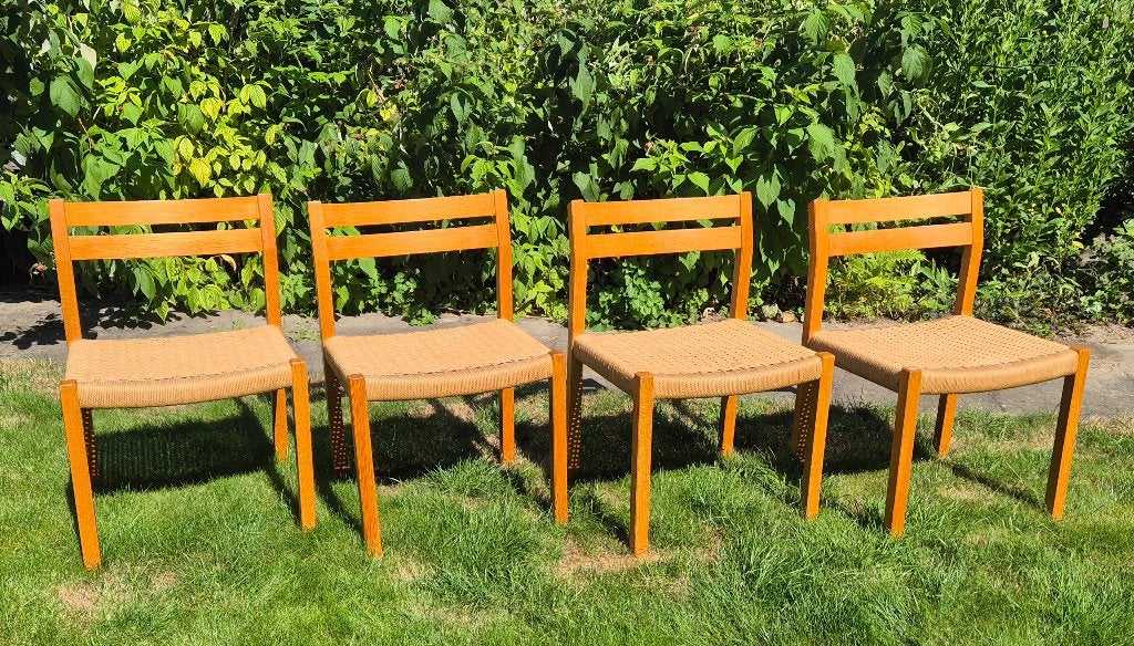4 J.L. Møller Model 401 eikenhouten eetkamerstoelen, Huis en Inrichting, Ophalen, Gebruikt, Bruin, Hout