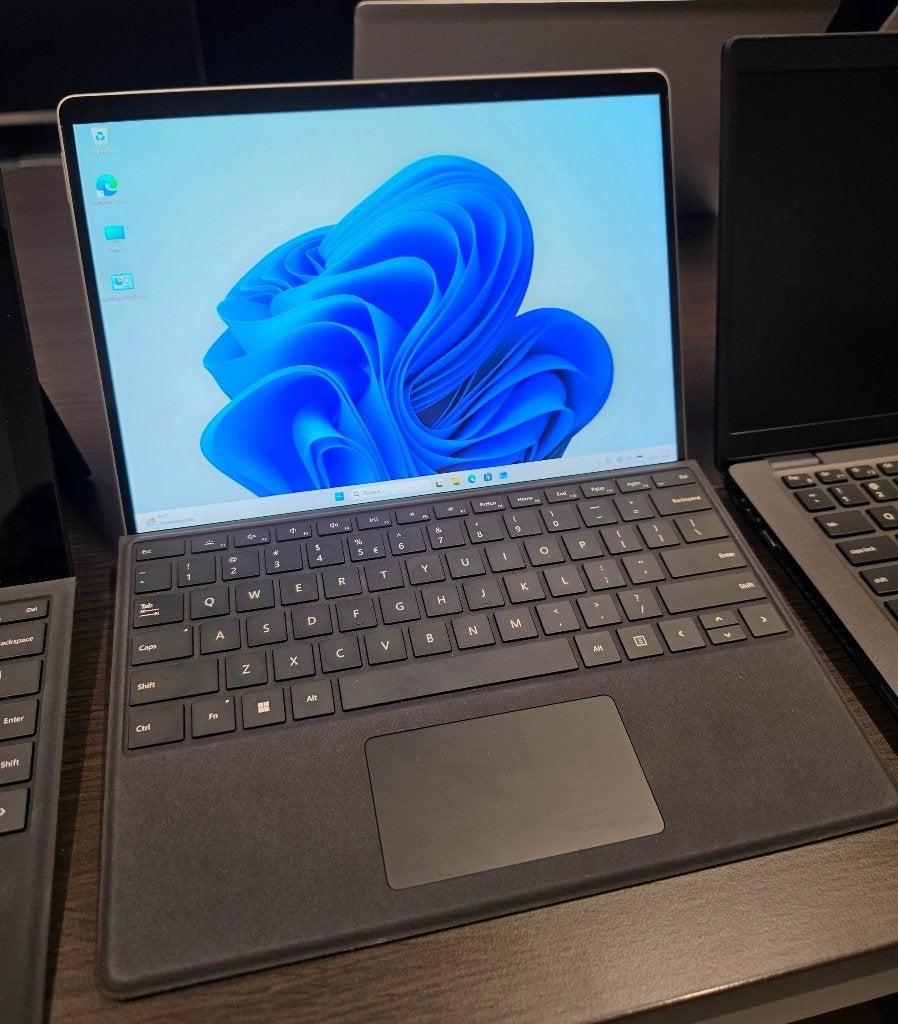 SURFACE Pro 8 + keyboard - 13" - 11e gen i5 - 8GB - 256GB .., 256 GB, Qwerty, 8 GB, 13 inch
