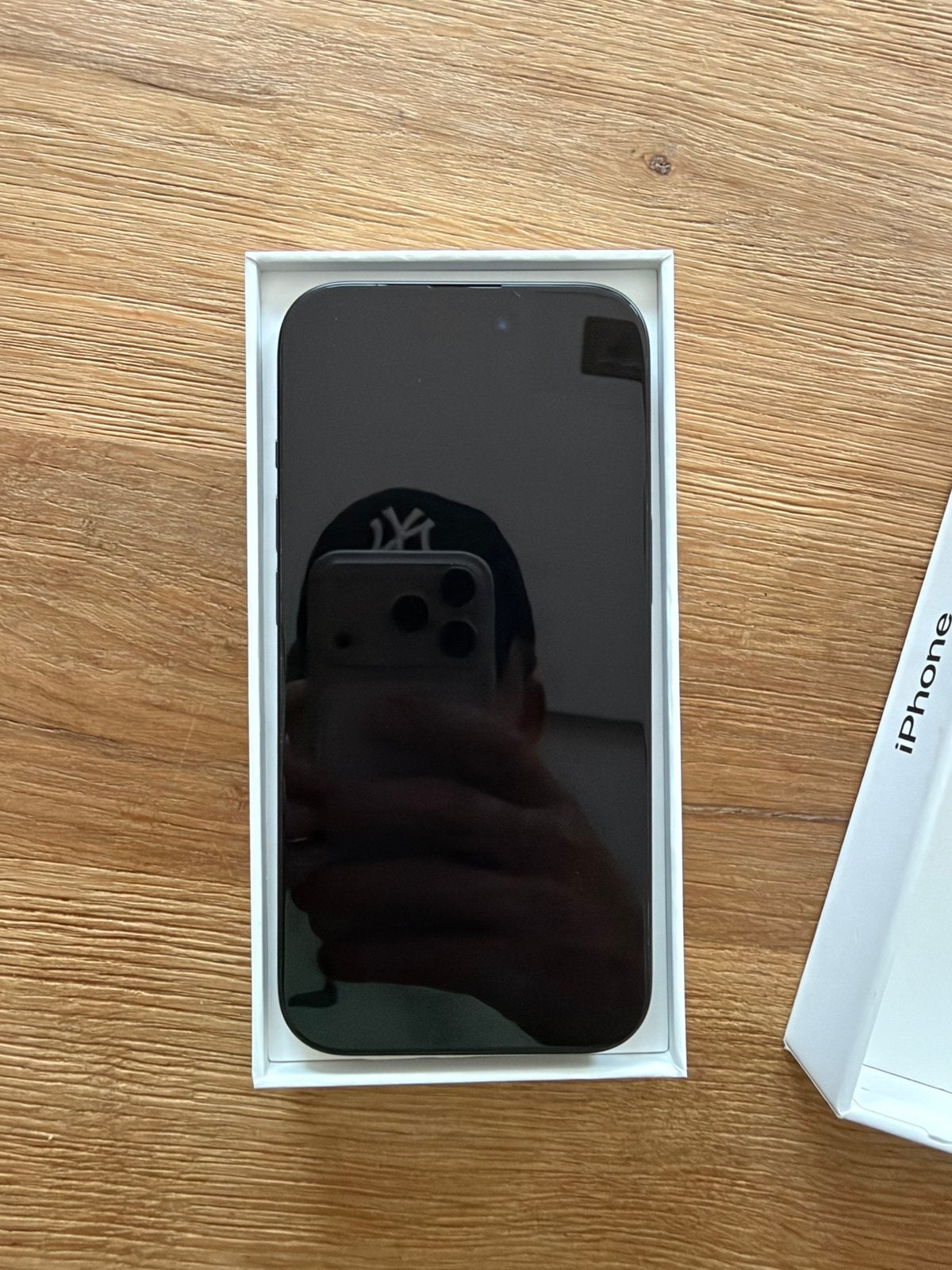 Foto 12 van Apple iPhone 15 128GB – Zwart – Zo goed als nieuw