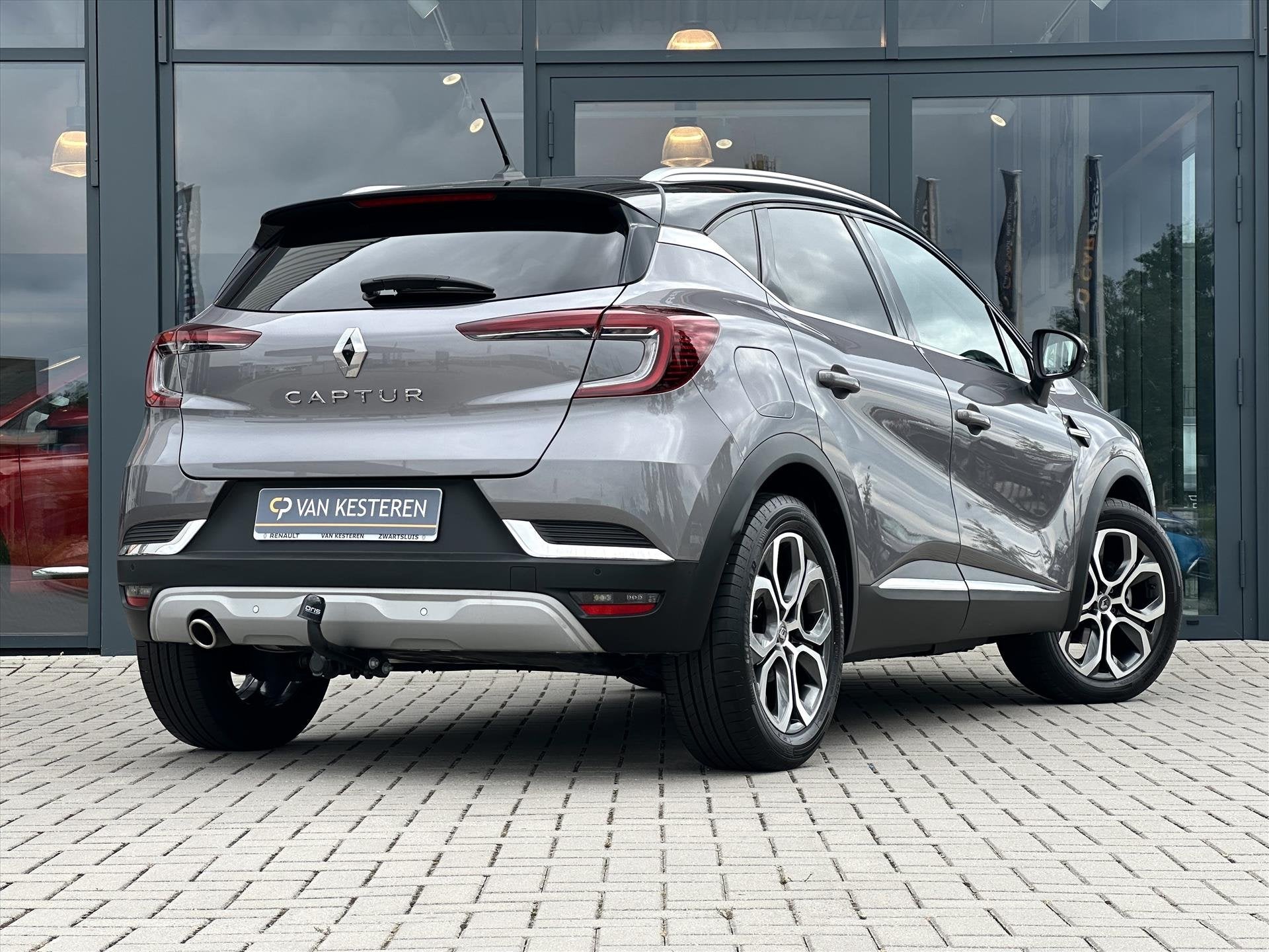 RENAULT Captur TCe 130 EDC Edition One Trekhaak | Camera | 1, Gebruikt, 4 cilinders, 665 kg, Bedrijf