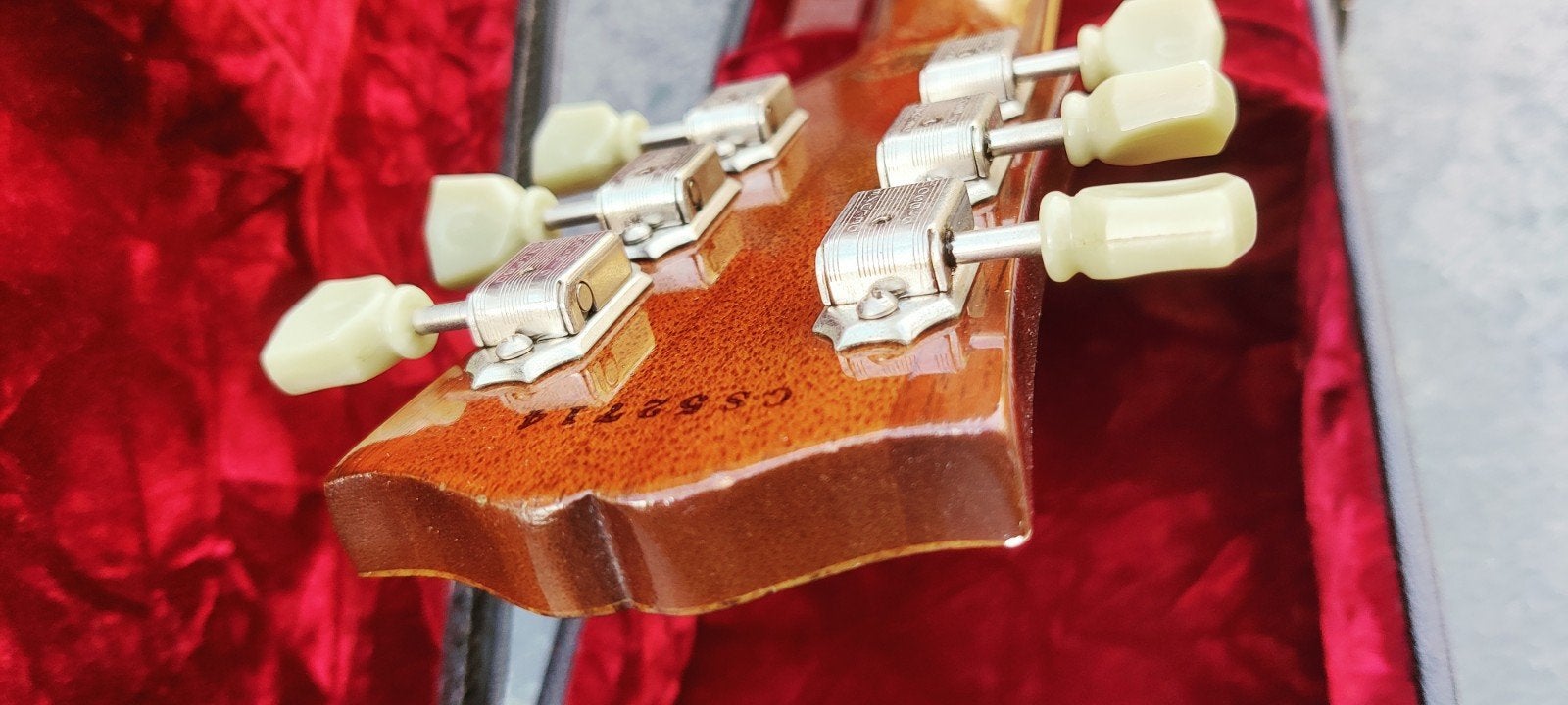 Foto 21 van Gibson CS-336 Custom Shop Semi-Hollow Elektrische Gitaar