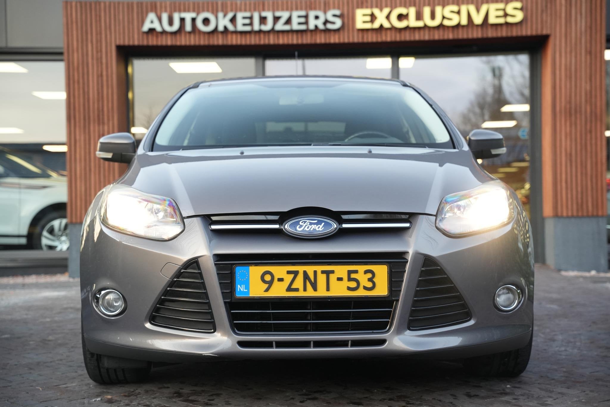 Ford Focus 1.0 EcoBoost Titanium Keyless Cruise Clima Trekha, Auto's, Euro 5, Gebruikt, 635 kg, Handgeschakeld