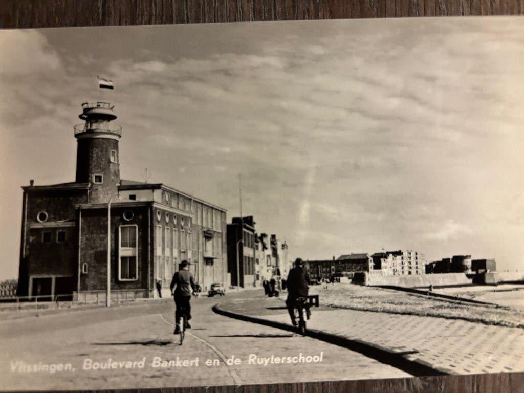 Ansichtkaart Vlissingen - Boulevard Bankert/Ruyterschool, Ophalen of Verzenden, 1940 tot 1960, Ongelopen, Zeeland