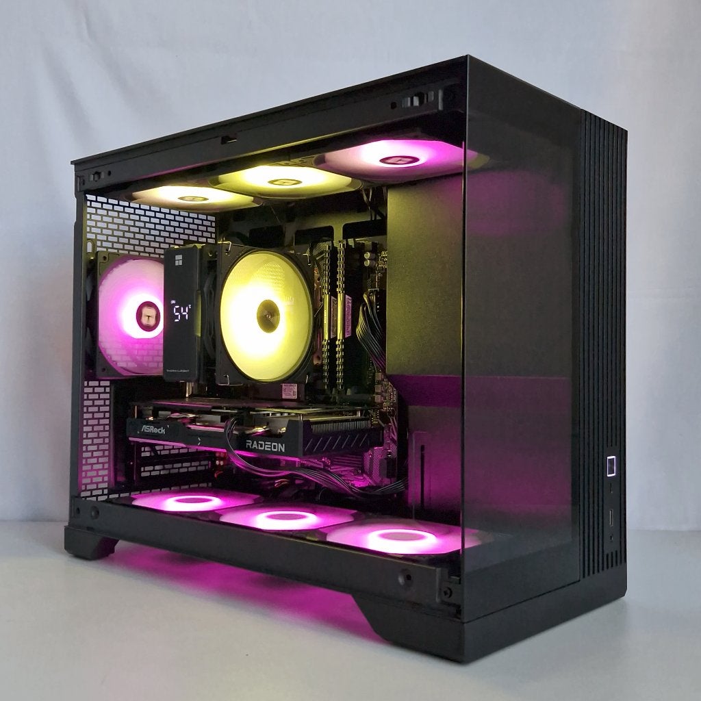 RX 9060 XT, Ryzen 5, RGB Game PC Fishtank, Zelf gebouwde pc, Virtual Reality, Zo goed als nieuw, SSD