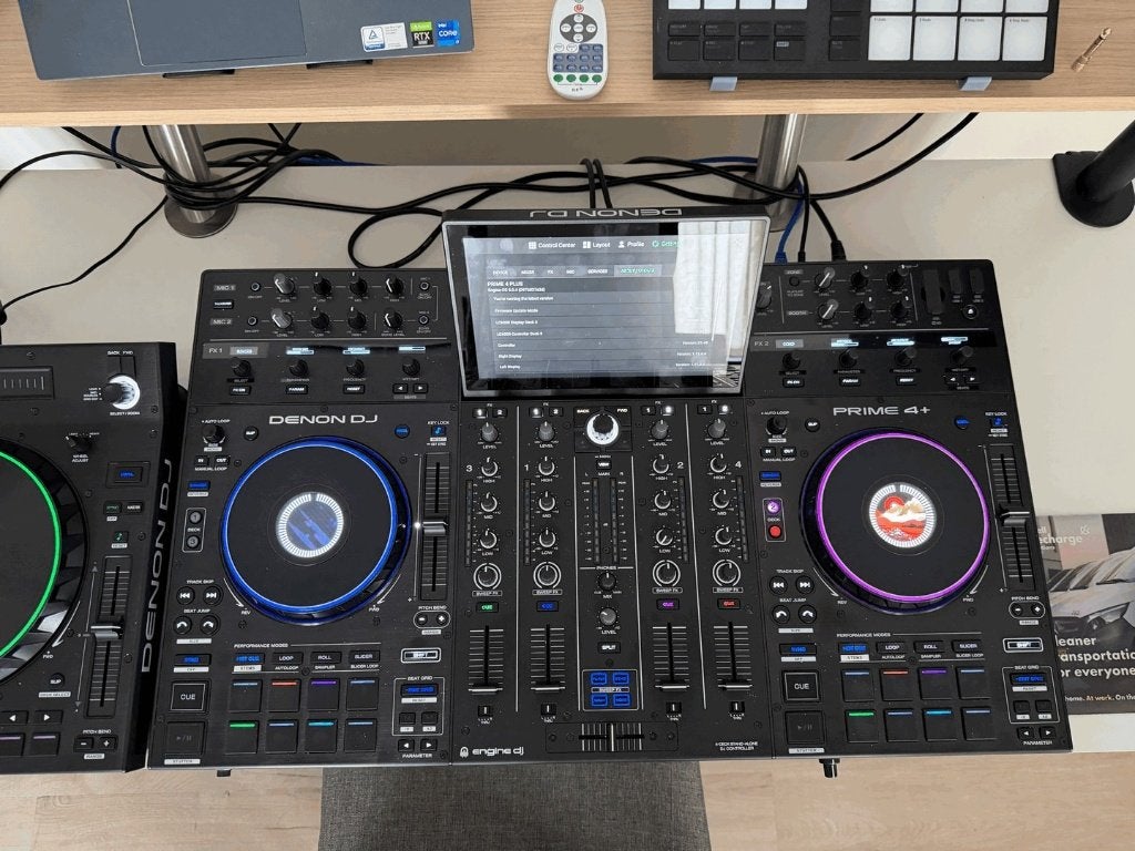 Denon DJ Prime 4+ met LC6000 en decksavers (pas 1 jaar oud), Ophalen, Zo goed als nieuw, Dj-set, Denon