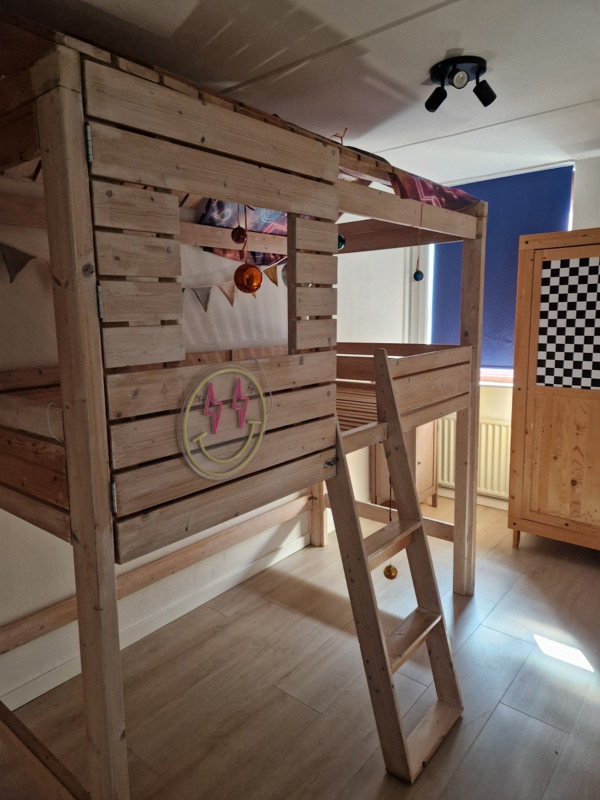 Houten hoogslaper met dakje, Ophalen, Gebruikt, Eenpersoons, 90 cm