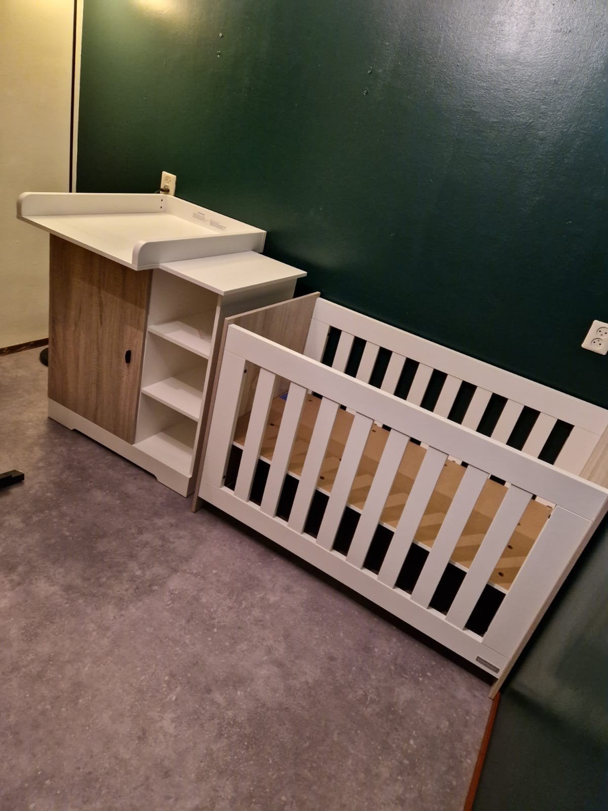 Interbaby Rock ledikant en commode + bladvergroter, Kinderen en Baby's, Ophalen, 70 tot 85 cm, 140 tot 160 cm, Zo goed als nieuw