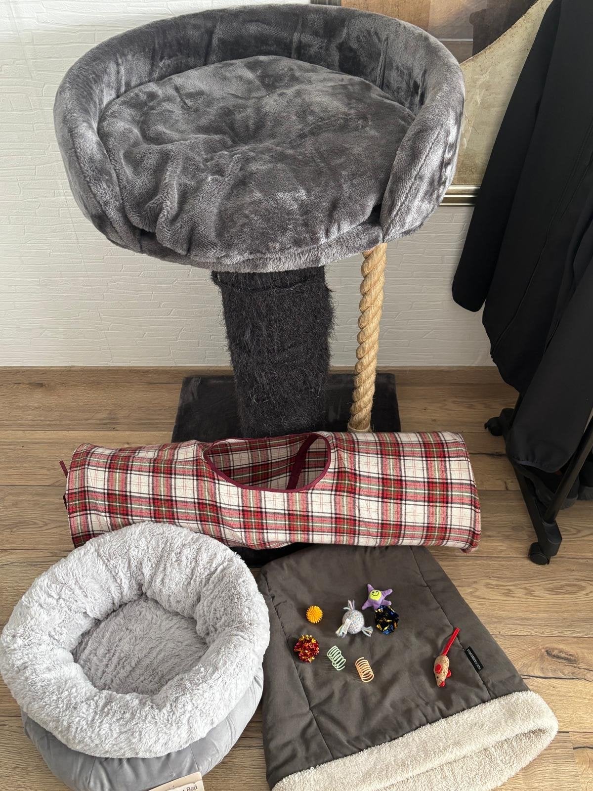 Katten en kitten Mandje, tunnel en ligzak, Ophalen of Verzenden, Krabpaal